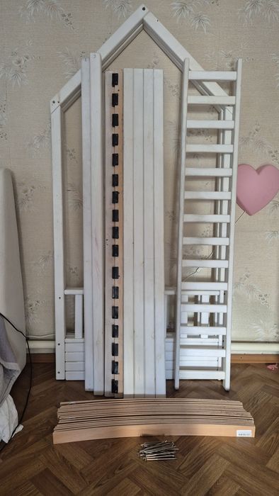 Продам дитяче ліжко-будиночок 160*80см.