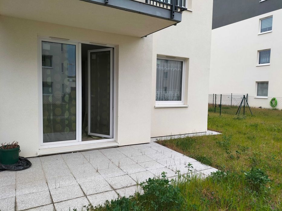 Słoneczne mieszkanie z ogródkiem w Bolszewie