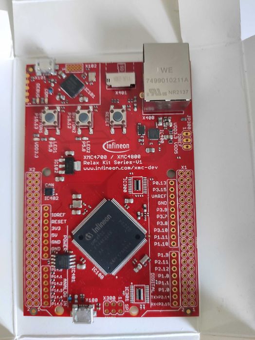 Microcontrolador Infineon XMC4700 Relax Kit
