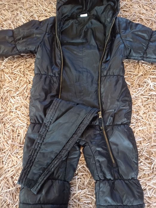 Czarny kombinezon firmy Lindex, rozmiar 80, 9-12 m-ąc