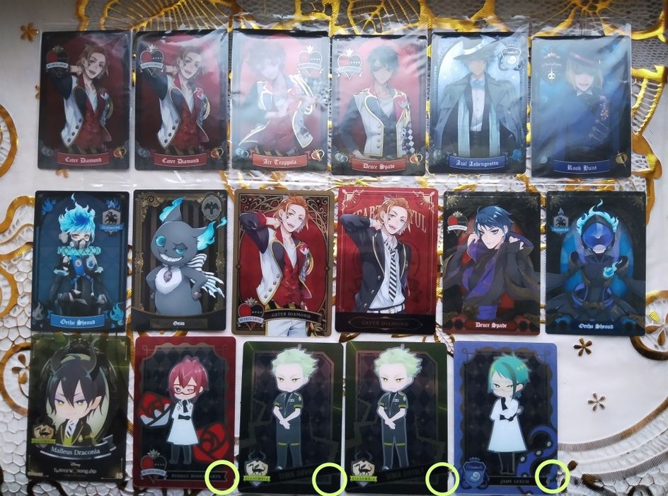 Мерч «Twisted Wonderland» (див. усі фото) | значки, брелоки та інше