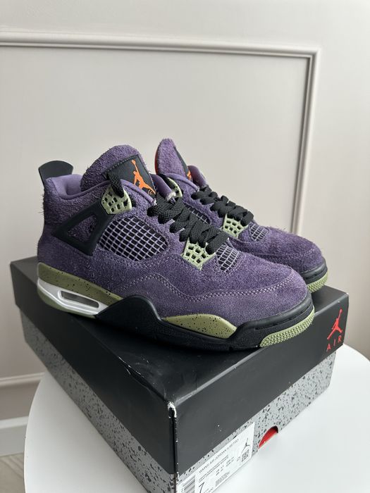 Кросівки Air Jordan 4 Retro бу