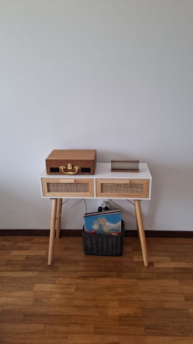 Consola / Secretária