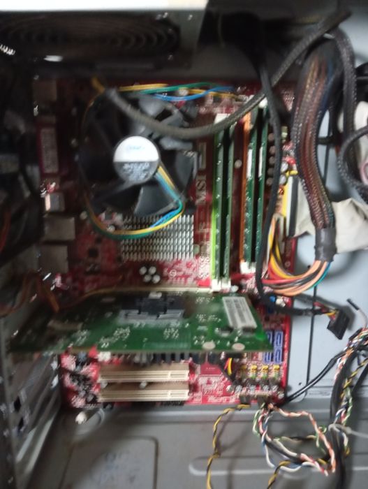 Компьютер      .