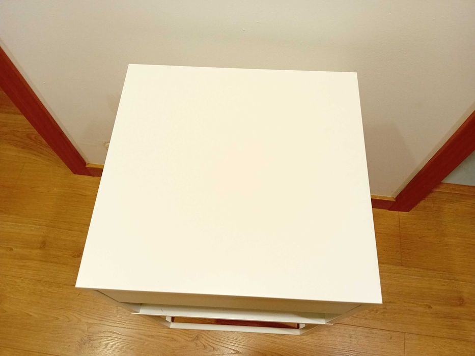 Mesa de Cabeceira VIKHAMMER