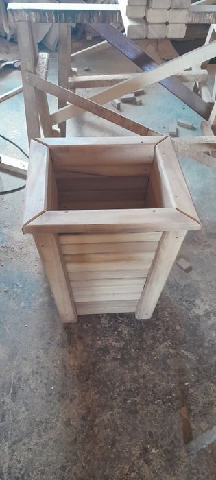 Donice ogrodowe drewniane