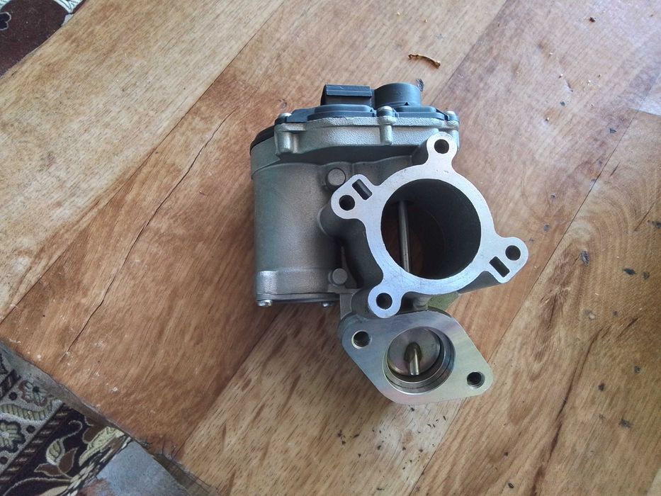 Клапан EGR  новий