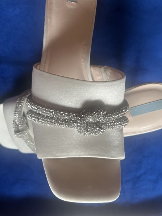 Eleganckie klapki 38