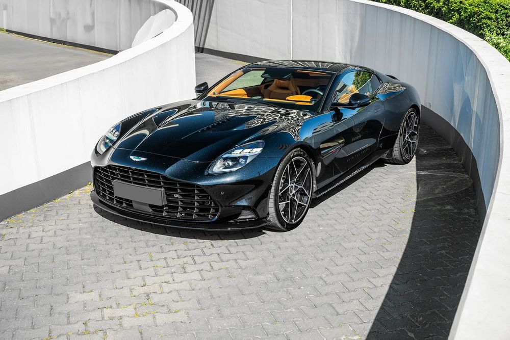 Aston Martin Vanquish 835 KM - 1000 Nm - lakier specjalny Q Black Pearl