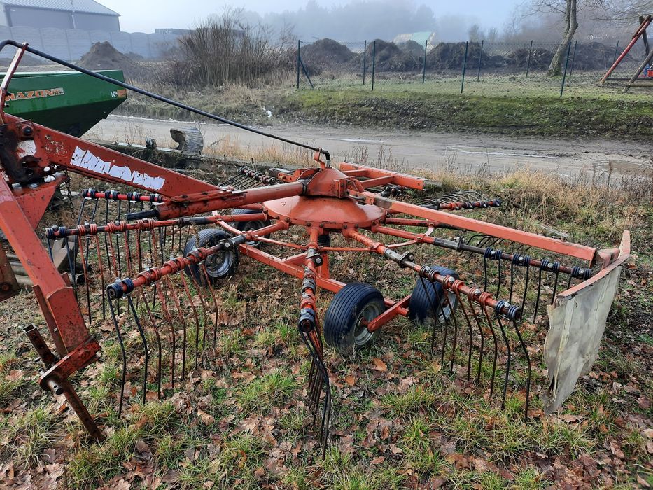 Zgrabiarka karuzelowa Fella TS 415 DN uszkodzona