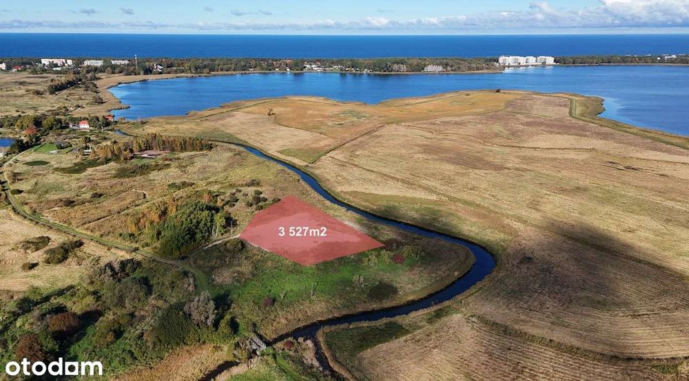 Duża działka nad samą Starą Regą, przy jeziorze i morzu