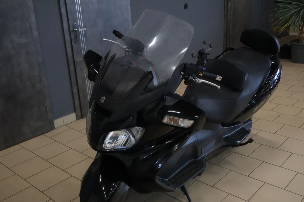 Suzuki Burgman AN 650 EXECUTIVE ABS podgrzewane manetki, siedzenia tmax silver wing