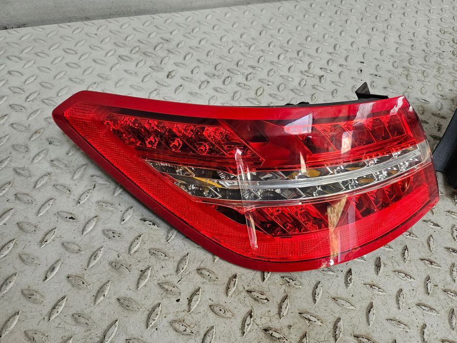 mercedes w207 e klasa coupe lampa reflektor lewa a2079060158 europa ładna