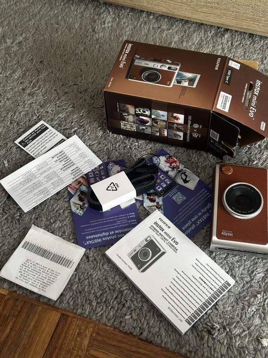 Instax mini Evo castanho