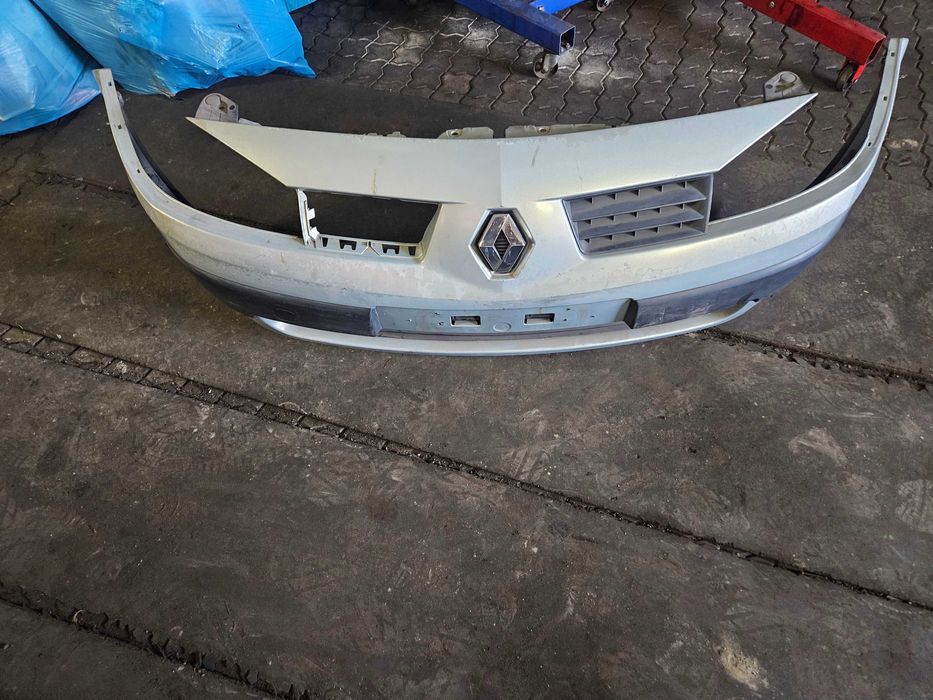 Передній бампер і крила на Рено Меган 2 (до рестайлінг)