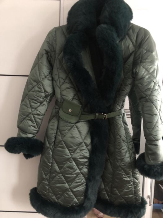 Płaszcz ciepły z futerkiem