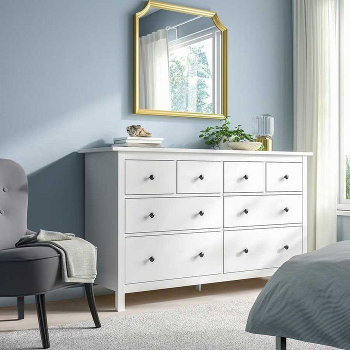 Cómoda 8 gavetas HEMNES com Tampo em Vidro