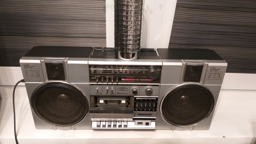 Radiomagnetofon firmy Sanyo