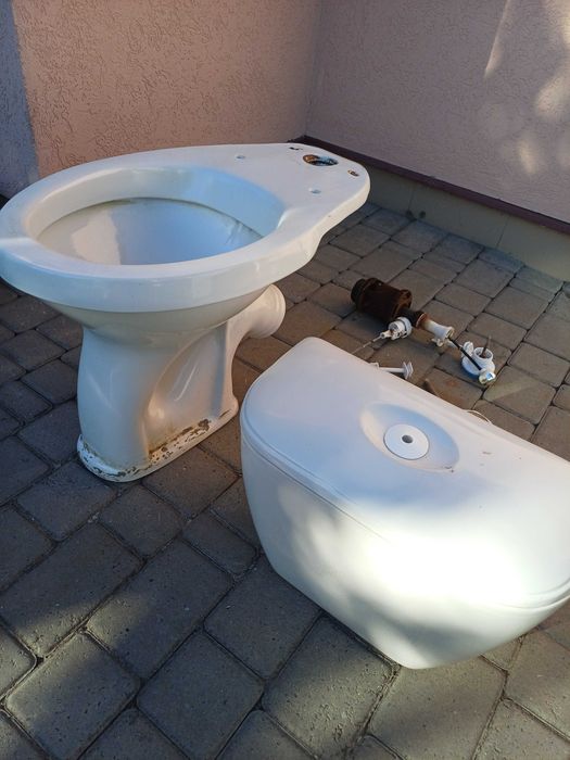Унітаз з бачком б/у