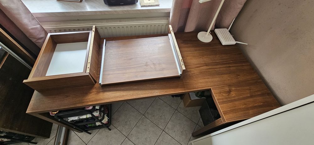 Duże solidne biurko narożne