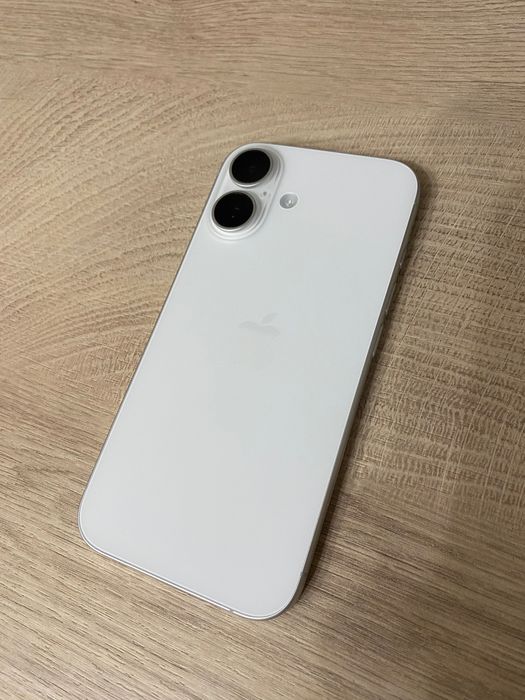 iPhone 16 128gb sim идеал