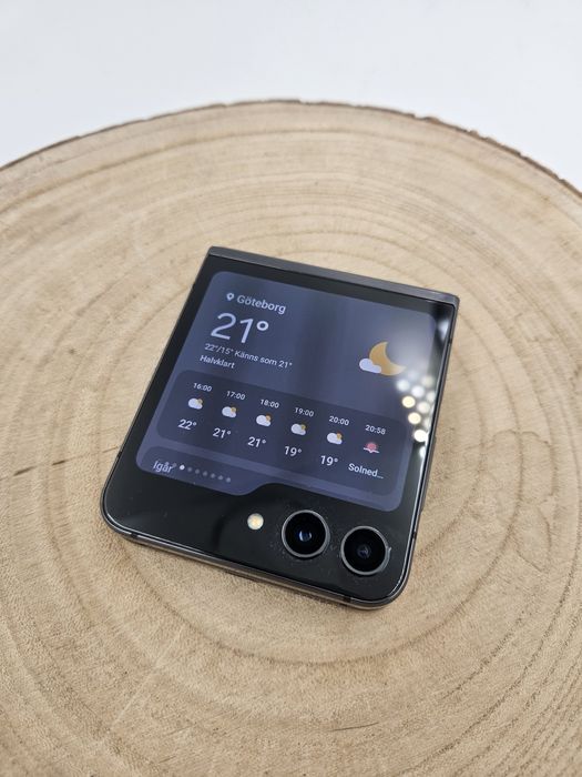 Samsung Z FLIP5  DEMO