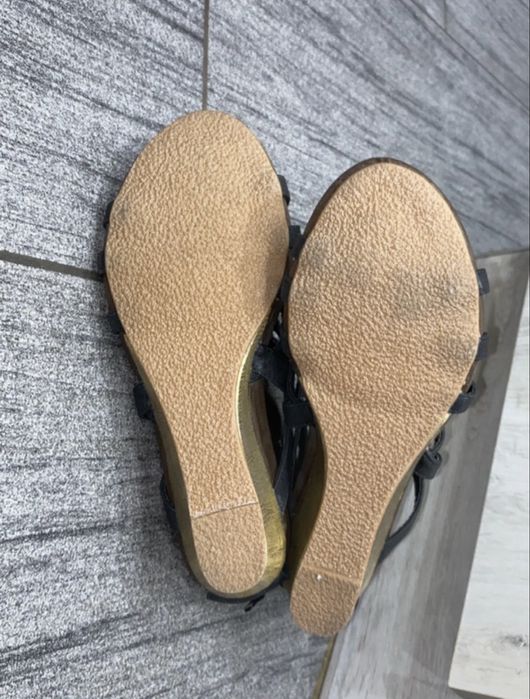 Sandały na koturnie K&M