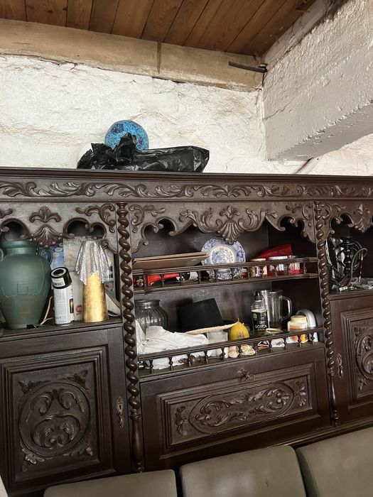 Estante antigo em talha