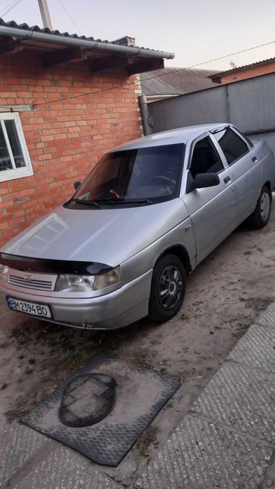 автомобіль ВАЗ 2110