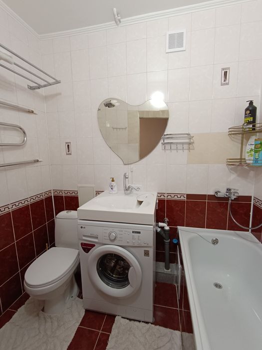 Здається в оренду 2 к квартира подобово