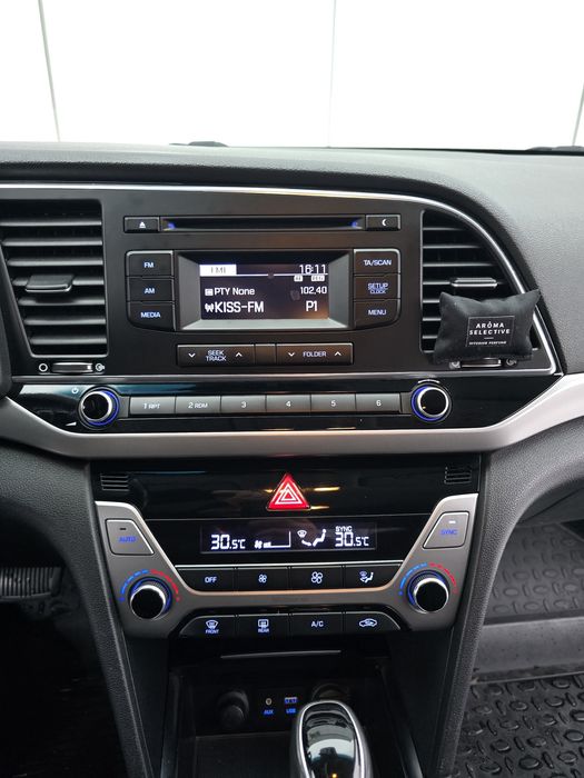 Продам свою Hyundai Elantra 1.6л -  2016г ( ОФИЦИАЛ,  ПЕРВЫЙ ХОЗЯИН  )