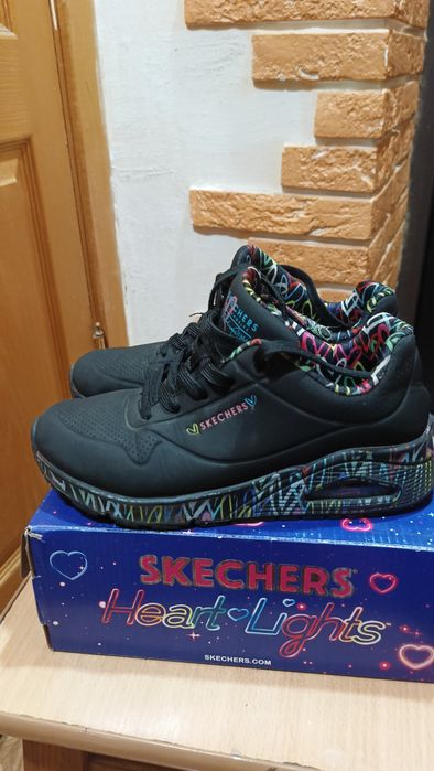 Кросівки Skechers 37(23.5)