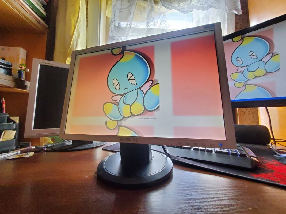 Монитор 19" Samsung 923NW