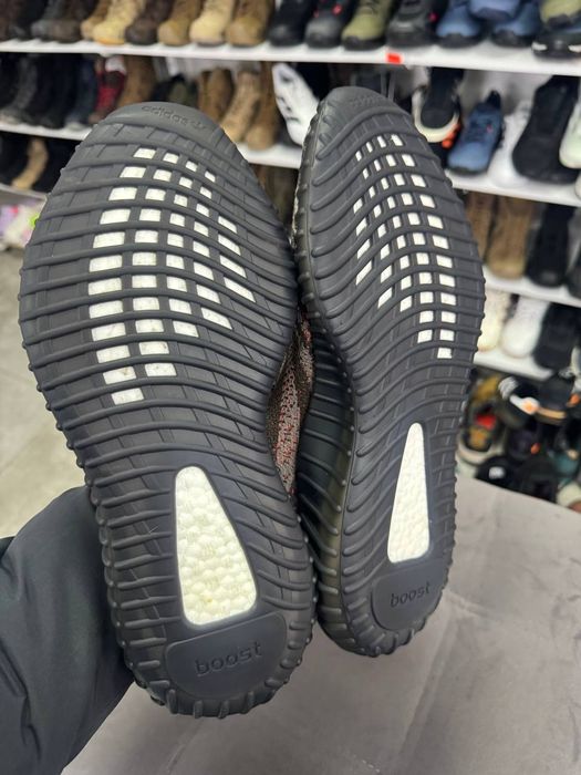 ОРИГІНАЛ 100% Кросівки Adidas Yeezy Boost 350 V2 Carbon Beliga Hq7045