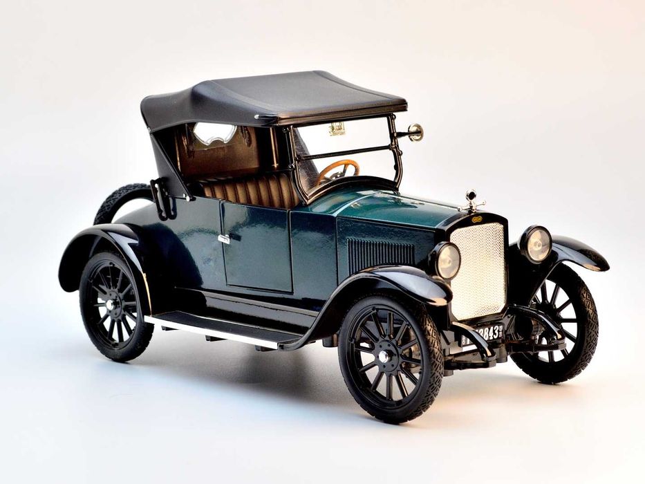 Колекційна модель Signature Models 1920 Cleveland Roadster (1:18), зелена