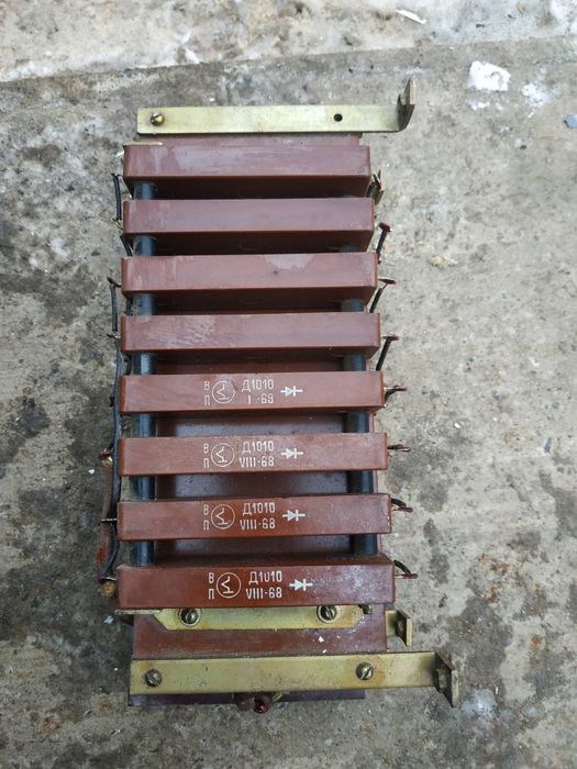 Диод         Д1010