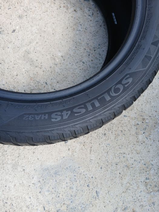 Opony wielosezonowe 235 45 R17 Kumho Solus 4s