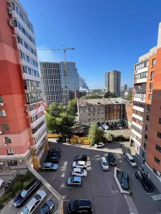 Велика простора квартира у цегляному якісному будинку ЖК Каскад