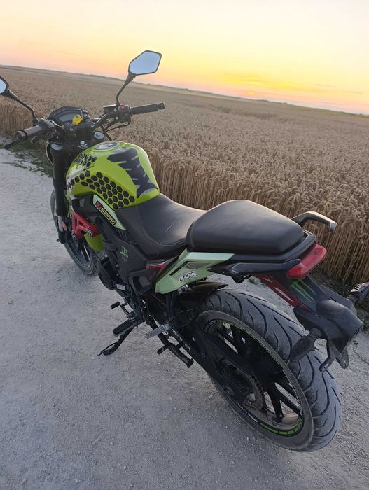 Мотоцикл sr200 lifan