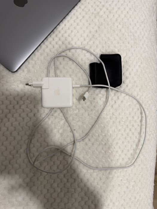 Macbook pro 13” 2020 M1 16 GB 256GB SSD GPU-8-core Cinzento Cideral