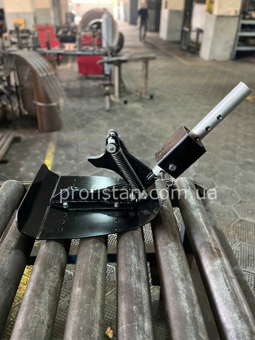 Захист коліс комбайна (лижа) для жатки жниварки New Holland та OROS