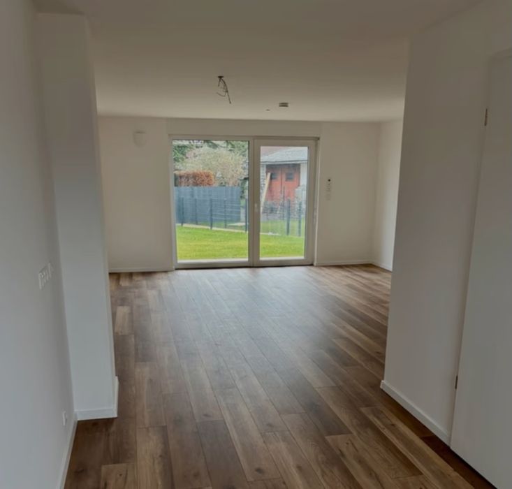 Montaż, układanie paneli podłogowych, winylowych, parkietu, remonty