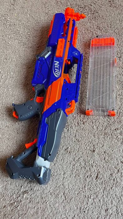 Бластер Нёрф, в отличном состоянии, Hasbro