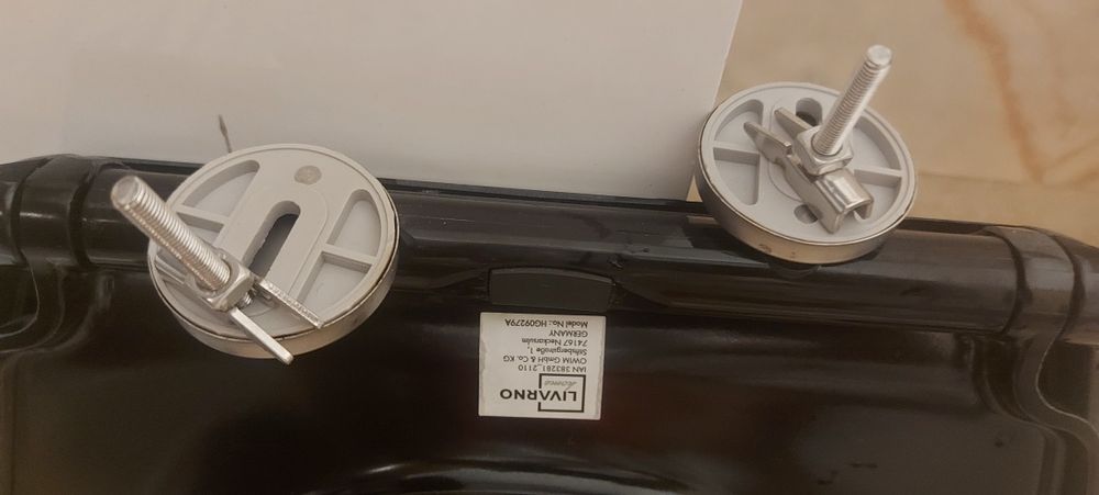 vendo tampa sanita cor preta