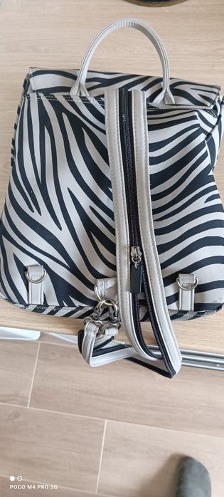 LOTE  Cama bebé + Botas surf +  Mochila