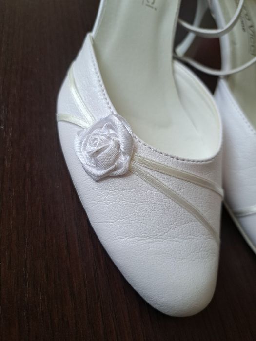 Białe damskie buty na okazje- r.37/38
