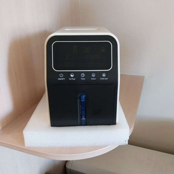 Koncentrator tlenu z nebulizatorem 2w1 + PILOT – NOWY, stan fabryczny!