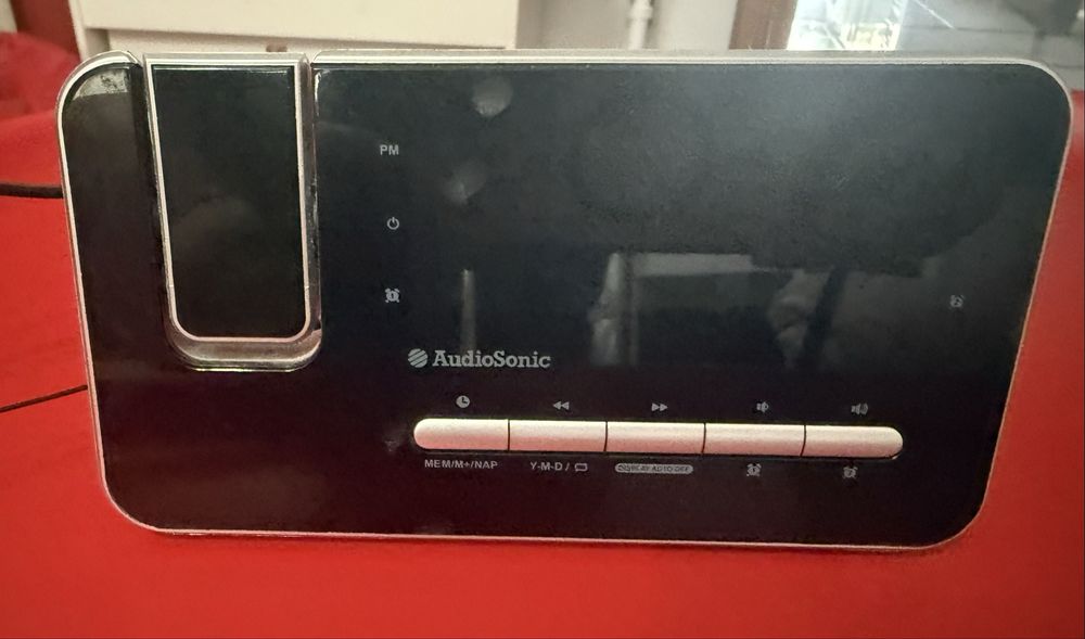 Relogio digital com despertador (sem uso)   e radio digital com camera