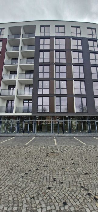 Новобудова у центрі Свалява. Комерційне приміщення. Продаж.