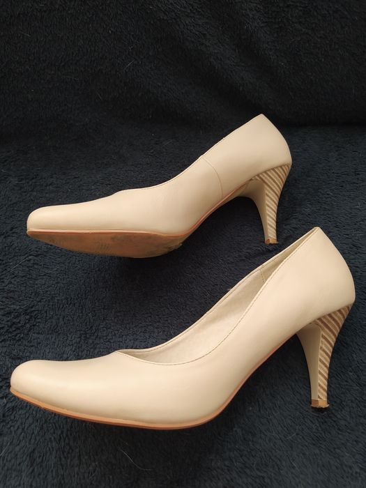 Buty na obcasie rozmiar 39